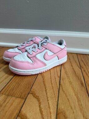 Kids Pink Nike-Style Low Top Sneakers